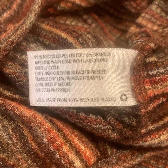 Ladies gently worn size Small jump suit, multi colored - Picture 3 of 4